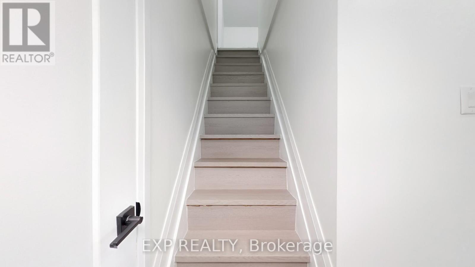 685 Jane Street, Toronto, Ontario  M6N 4A6 - Photo 16 - W12534896