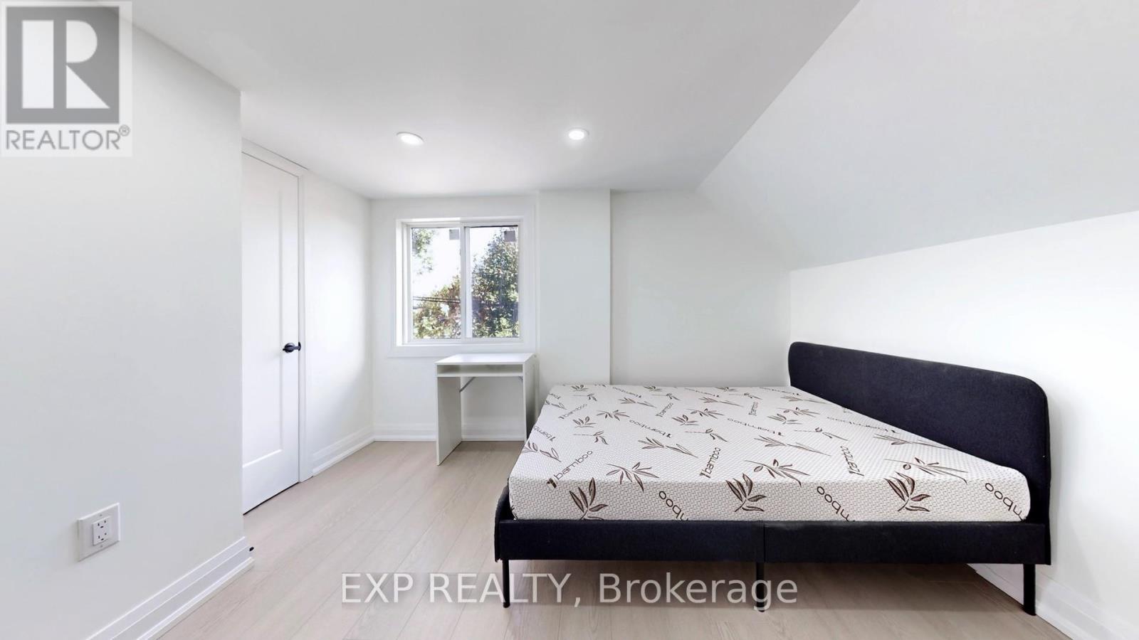 685 Jane Street, Toronto, Ontario  M6N 4A6 - Photo 21 - W12534896