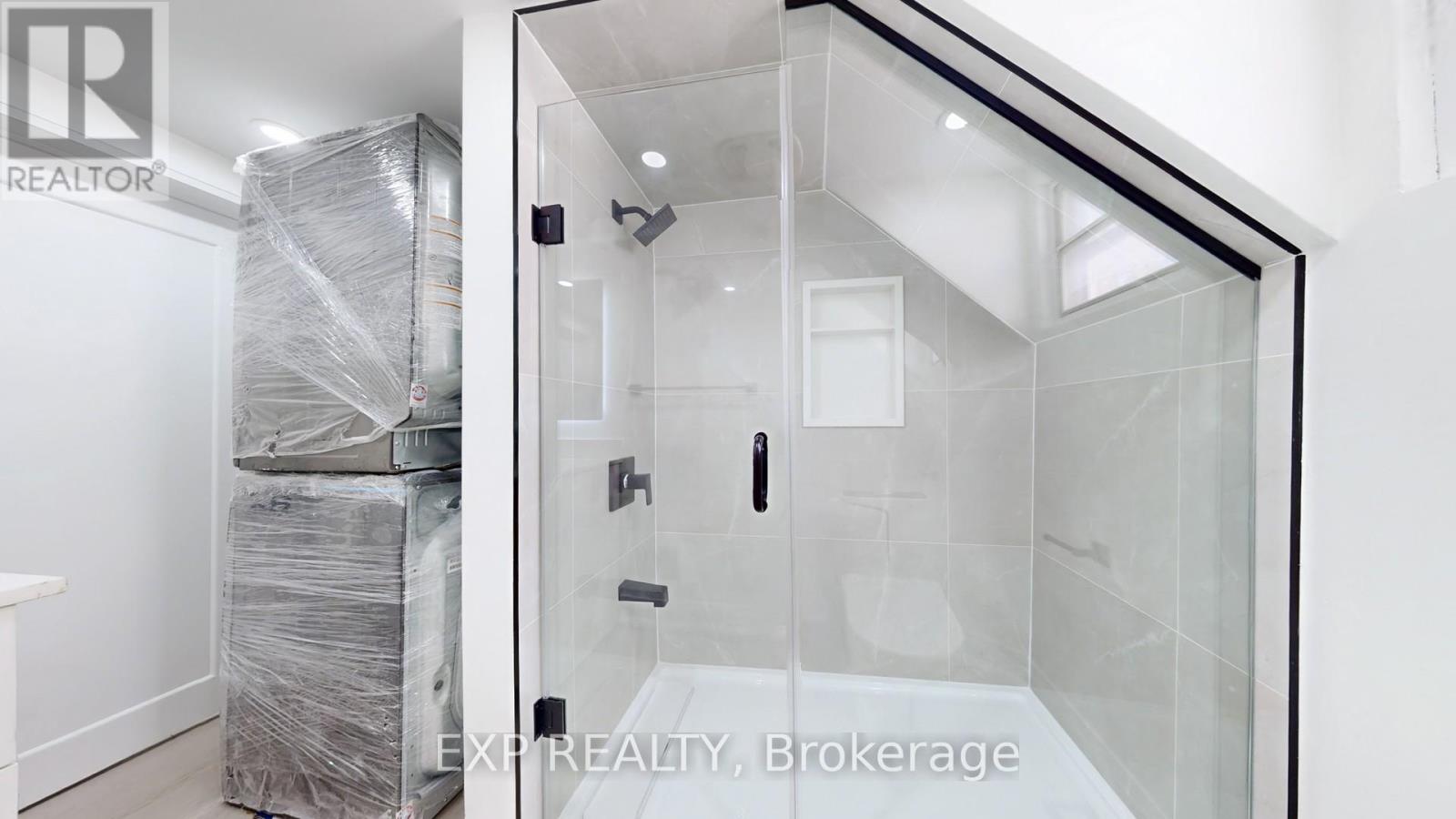 685 Jane Street, Toronto, Ontario  M6N 4A6 - Photo 23 - W12534896