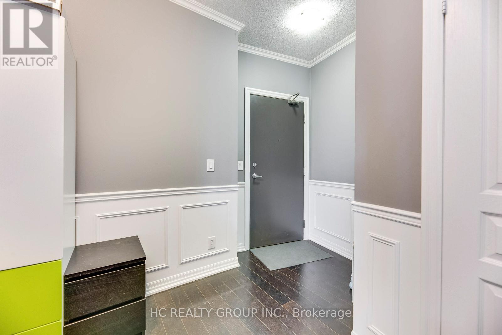 1804 - 223 Webb Drive, Mississauga, Ontario  L5B 0E8 - Photo 4 - W12534904