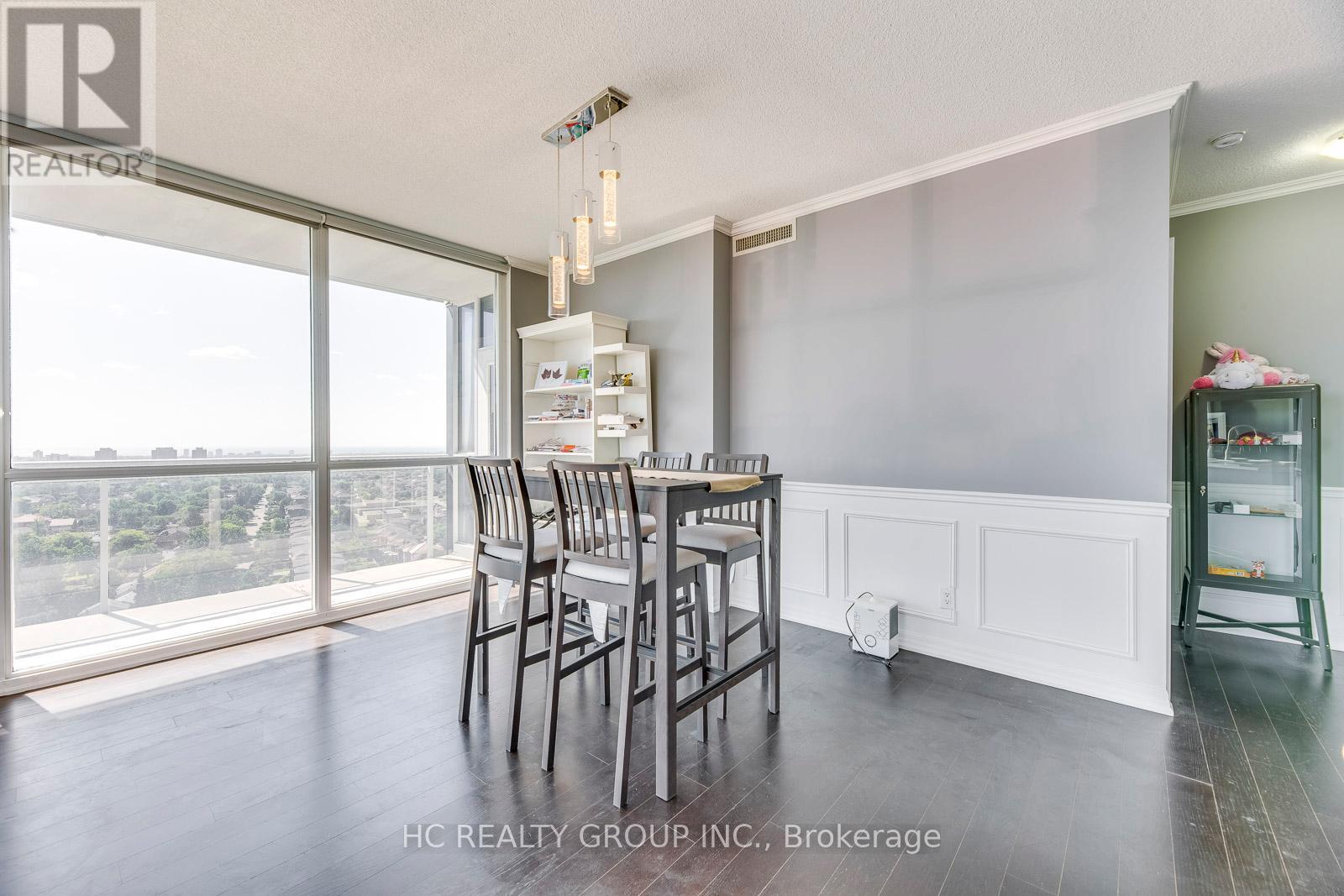 1804 - 223 Webb Drive, Mississauga, Ontario  L5B 0E8 - Photo 9 - W12534904