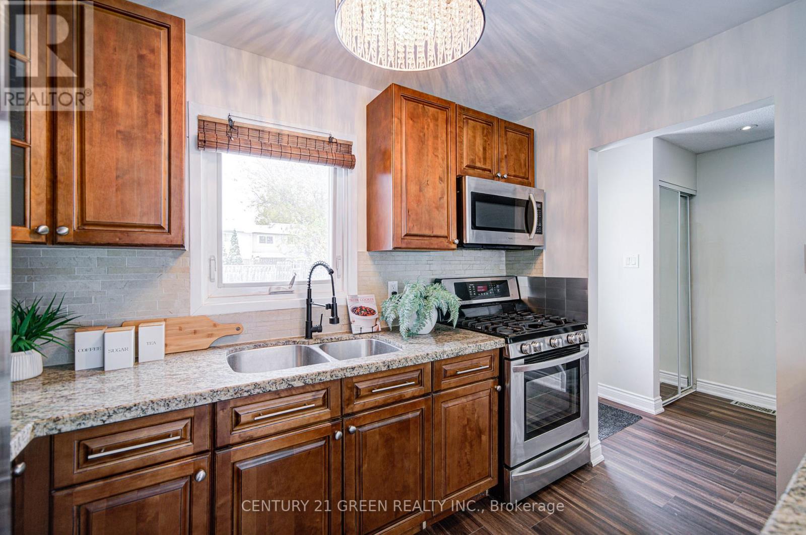 1 Greenarrow Court, Brampton, Ontario  L6S 2K1 - Photo 14 - W12534910