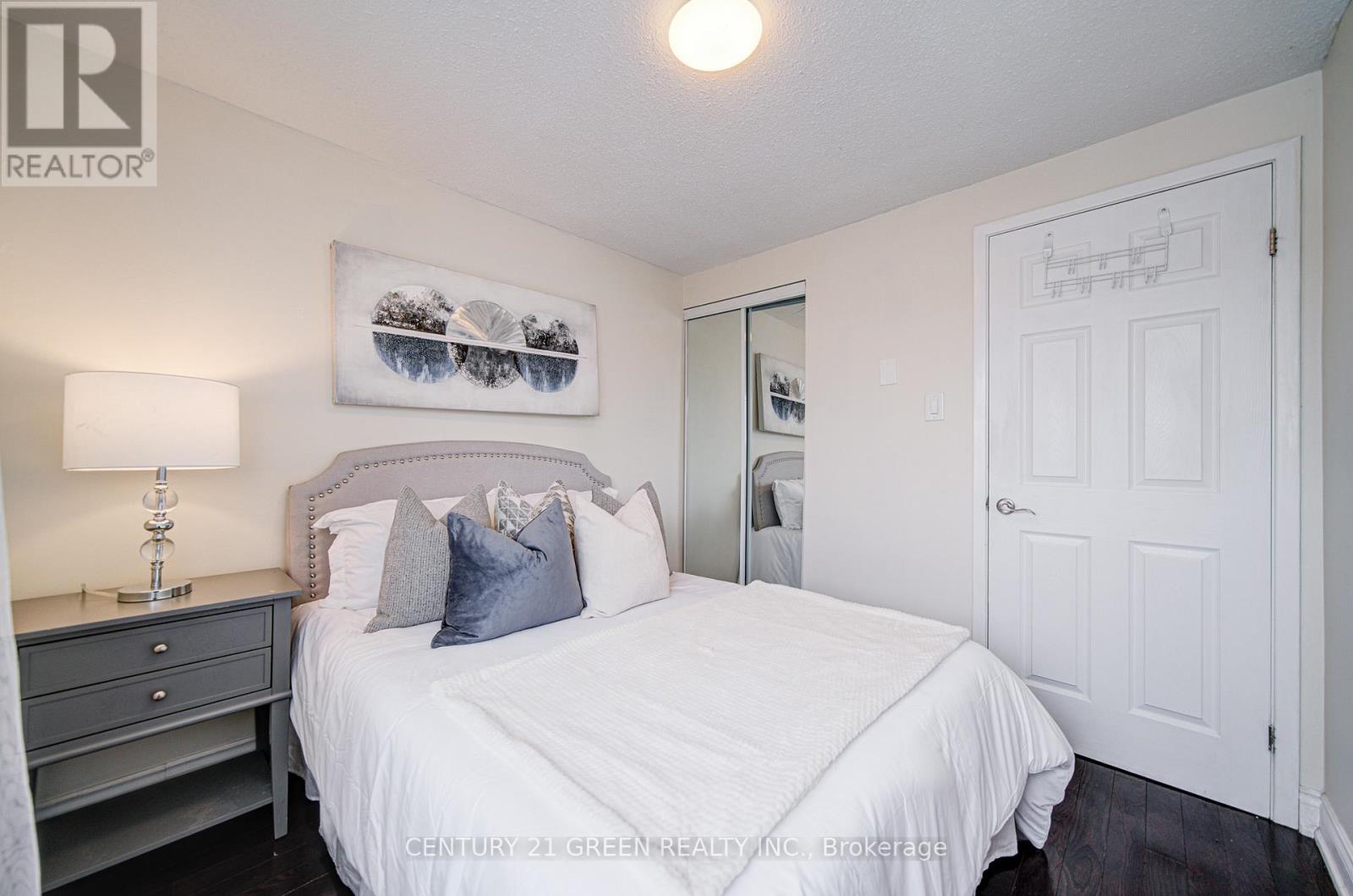 1 Greenarrow Court, Brampton, Ontario  L6S 2K1 - Photo 33 - W12534910