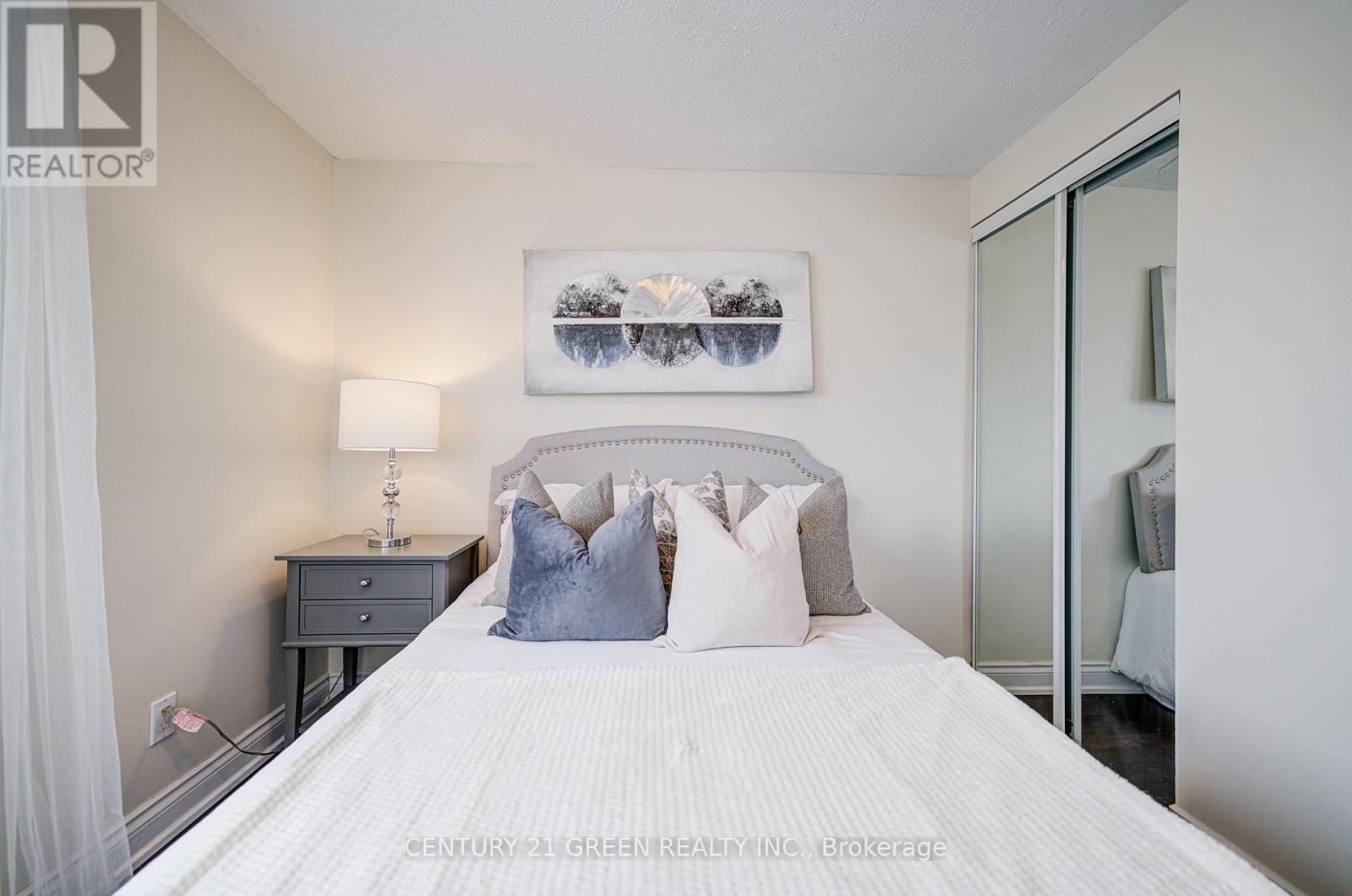 1 Greenarrow Court, Brampton, Ontario  L6S 2K1 - Photo 34 - W12534910