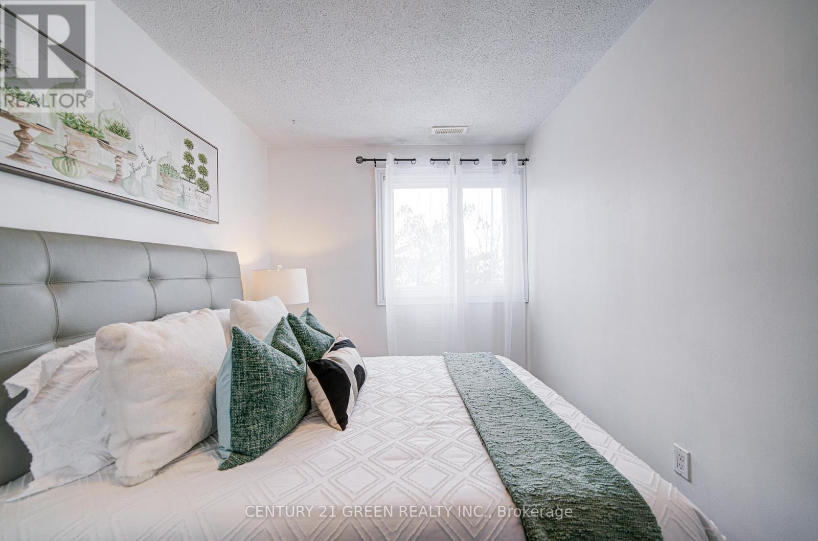 1 Greenarrow Court, Brampton, Ontario  L6S 2K1 - Photo 36 - W12534910