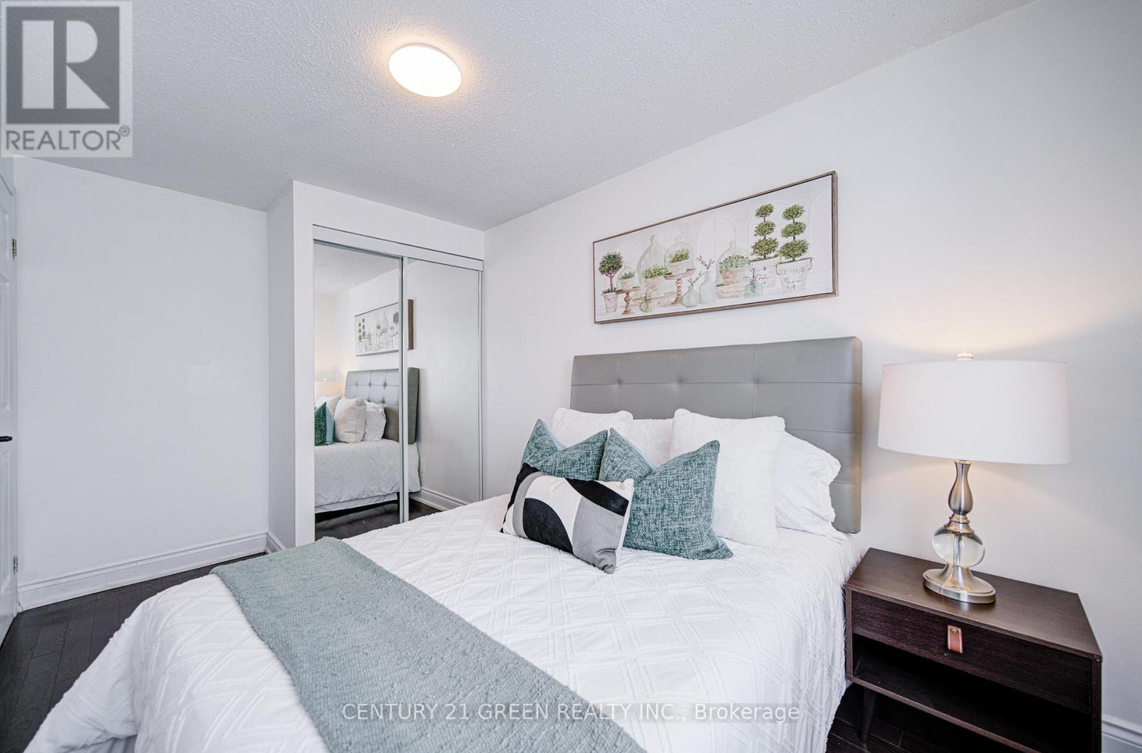 1 Greenarrow Court, Brampton, Ontario  L6S 2K1 - Photo 37 - W12534910