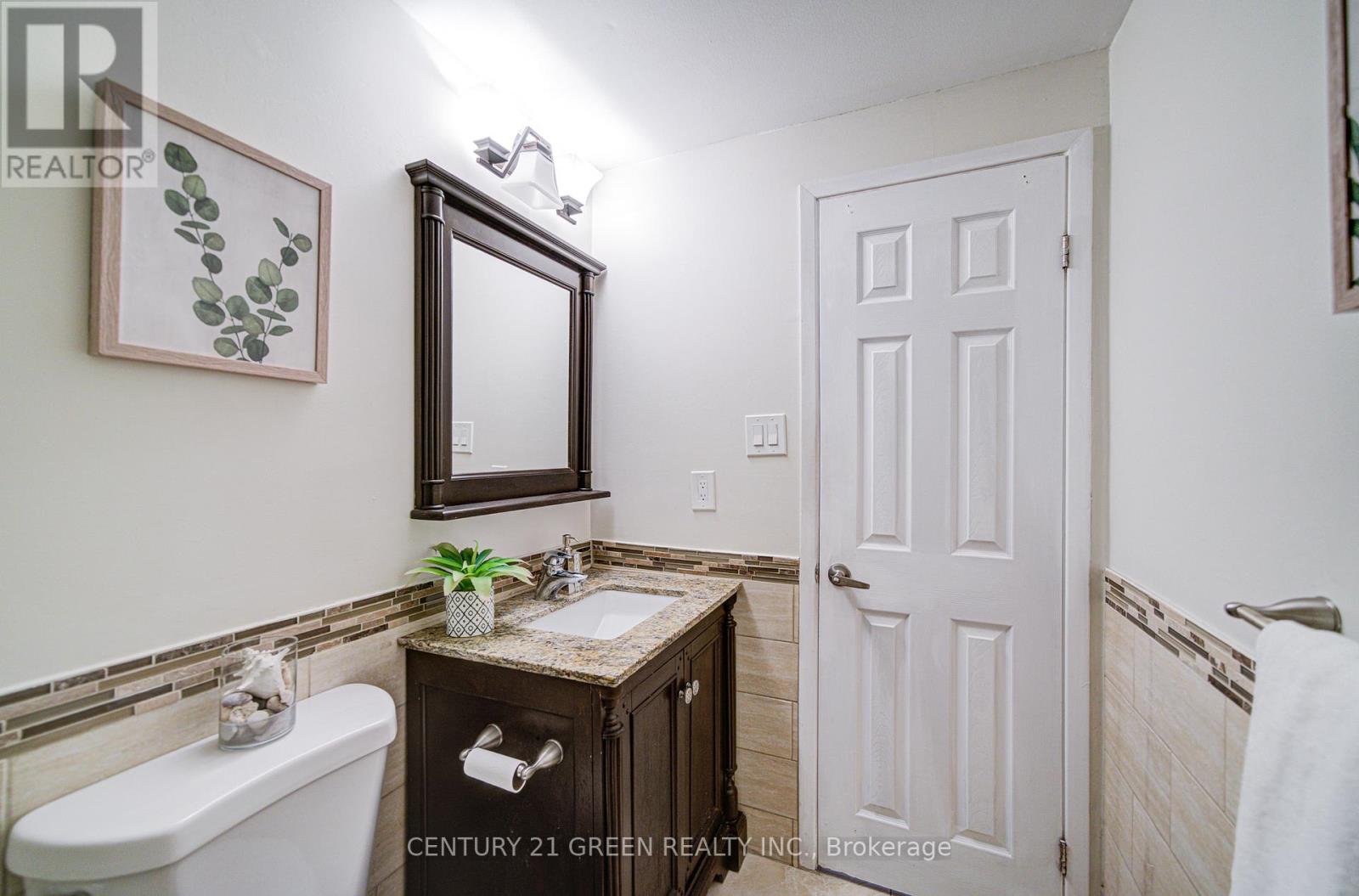 1 Greenarrow Court, Brampton, Ontario  L6S 2K1 - Photo 39 - W12534910