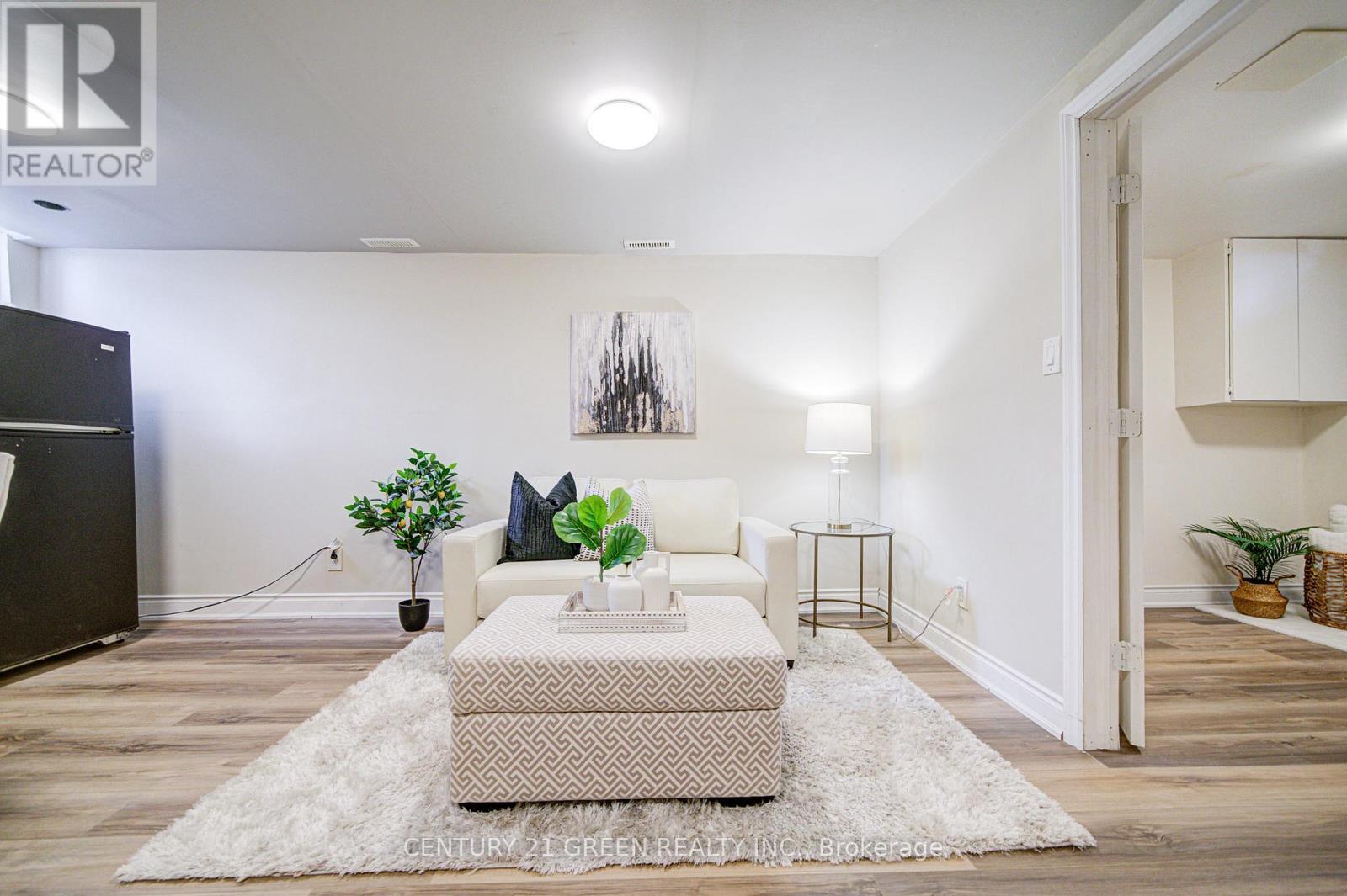 1 Greenarrow Court, Brampton, Ontario  L6S 2K1 - Photo 43 - W12534910