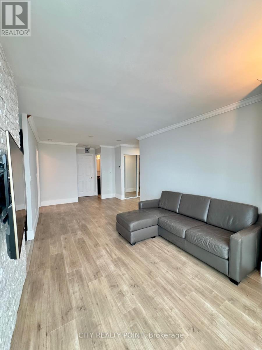 1809 - 4900 Glen Erin Drive, Mississauga, Ontario  L5M 7S2 - Photo 3 - W12534912