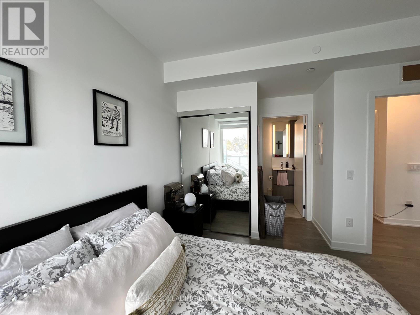 331 - 215 Lakeshore Road W, Mississauga, Ontario  L5H 0A7 - Photo 13 - W12534826