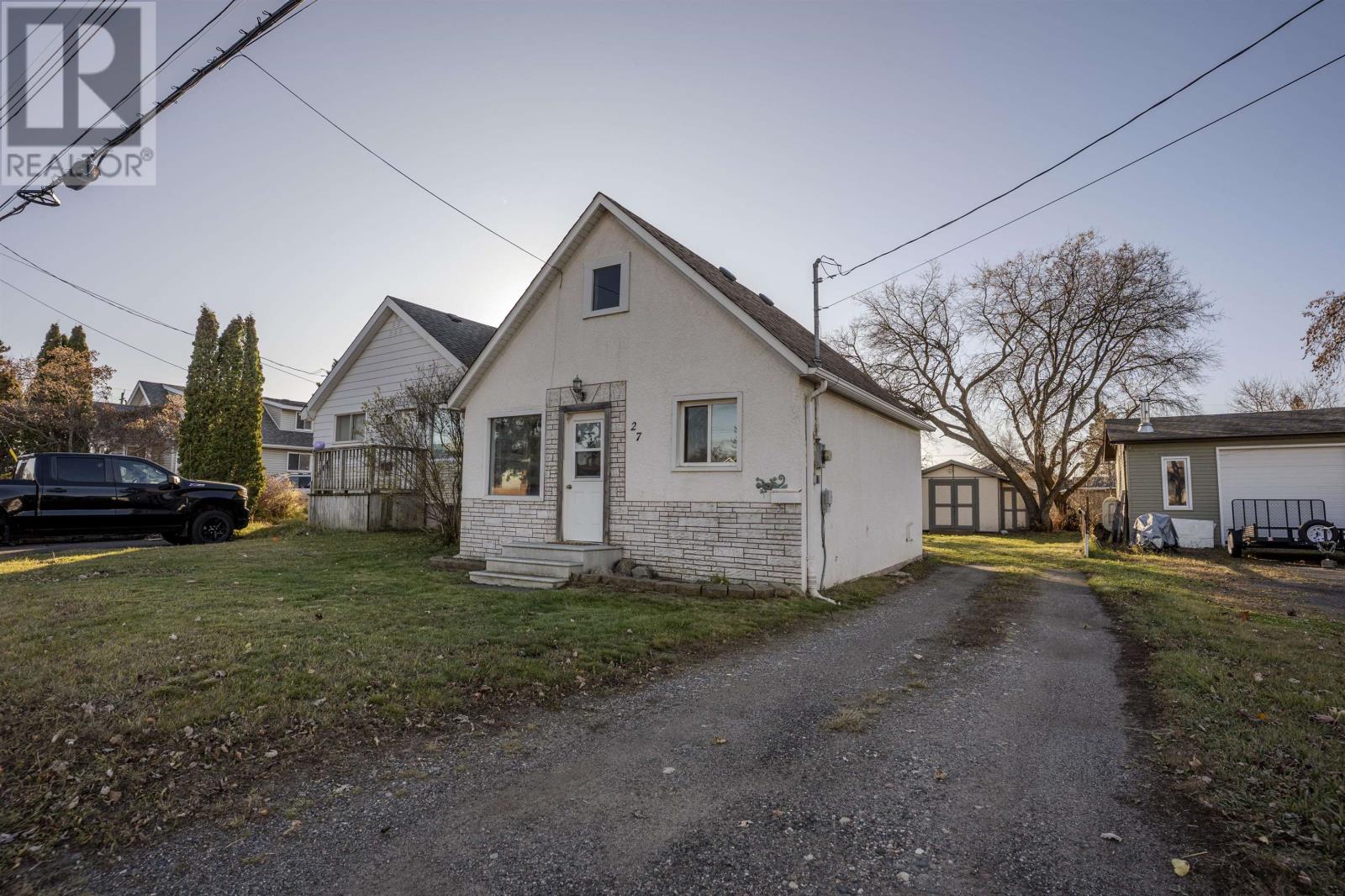 27 Margaret St, Thunder Bay, Ontario  P7A 6V8 - Photo 2 - TB253413