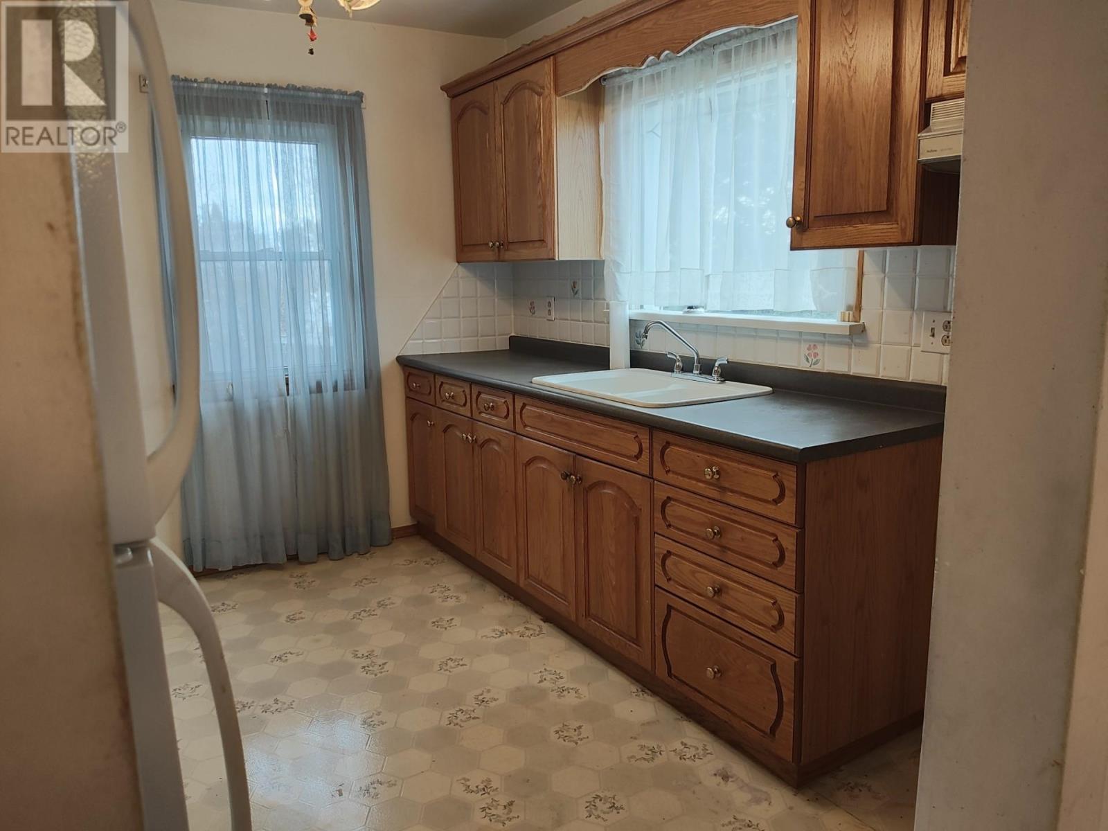 289 Winnipeg Ave, Thunder Bay, Ontario  P7B 3R8 - Photo 3 - TB253443