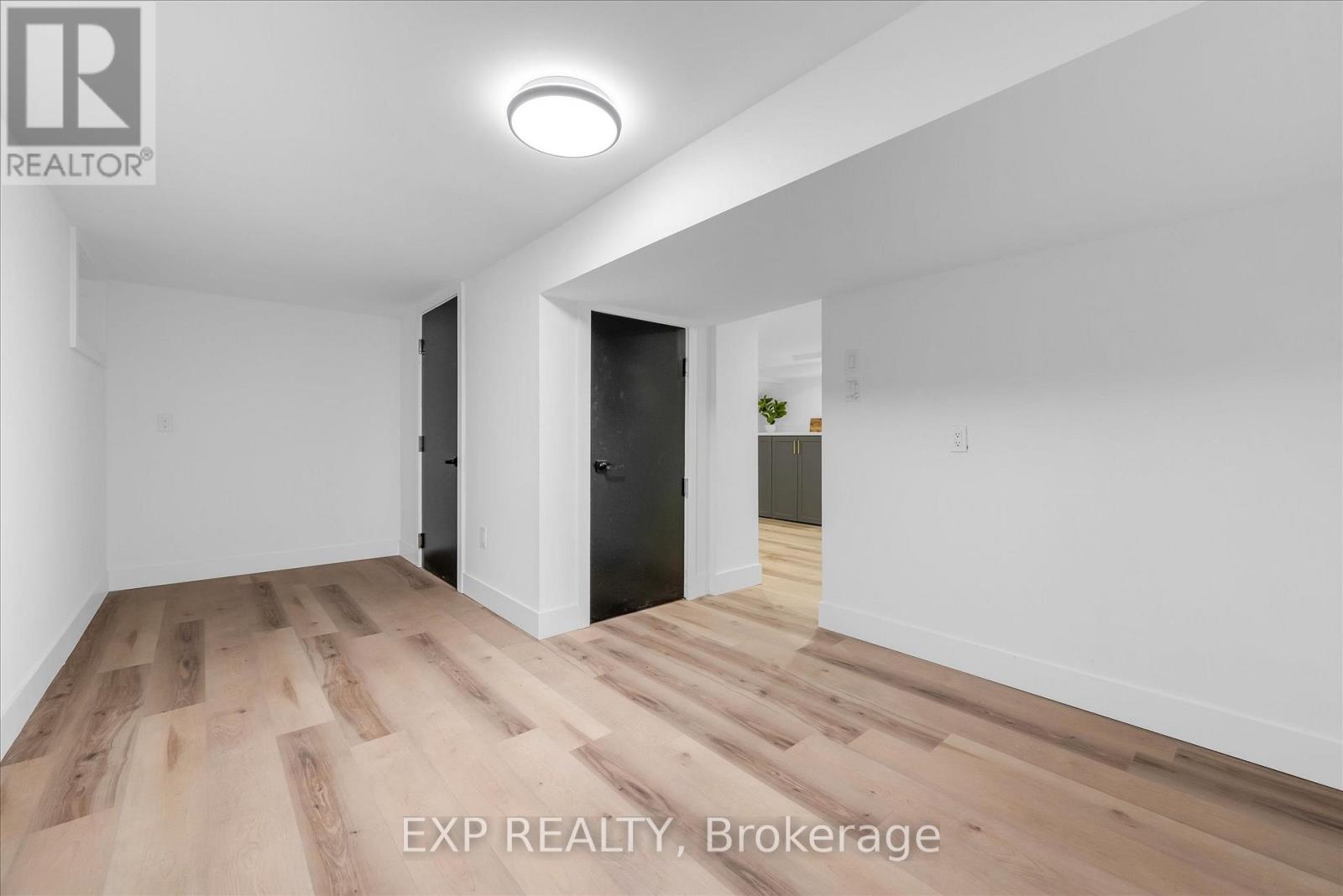 39 Grandfield Street, Hamilton, Ontario  L8T 2H1 - Photo 35 - X12534816