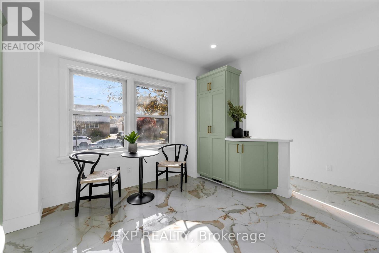 39 Grandfield Street, Hamilton, Ontario  L8T 2H1 - Photo 7 - X12534816