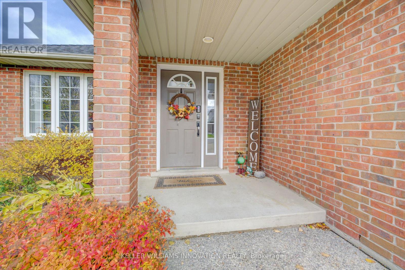 213 Falcon Drive, Woodstock, Ontario  N4T 1W5 - Photo 3 - X12534854