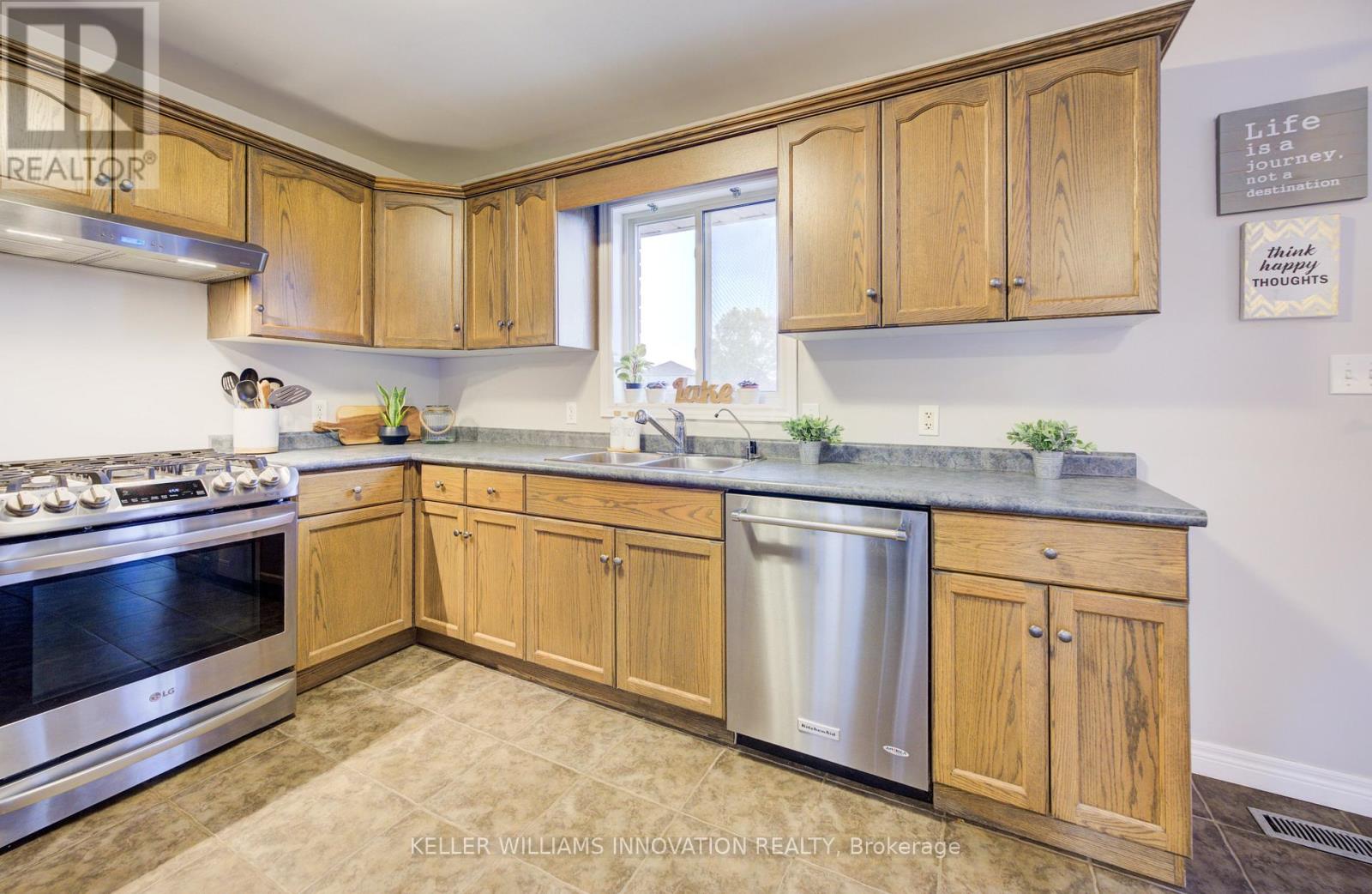 213 Falcon Drive, Woodstock, Ontario  N4T 1W5 - Photo 7 - X12534854