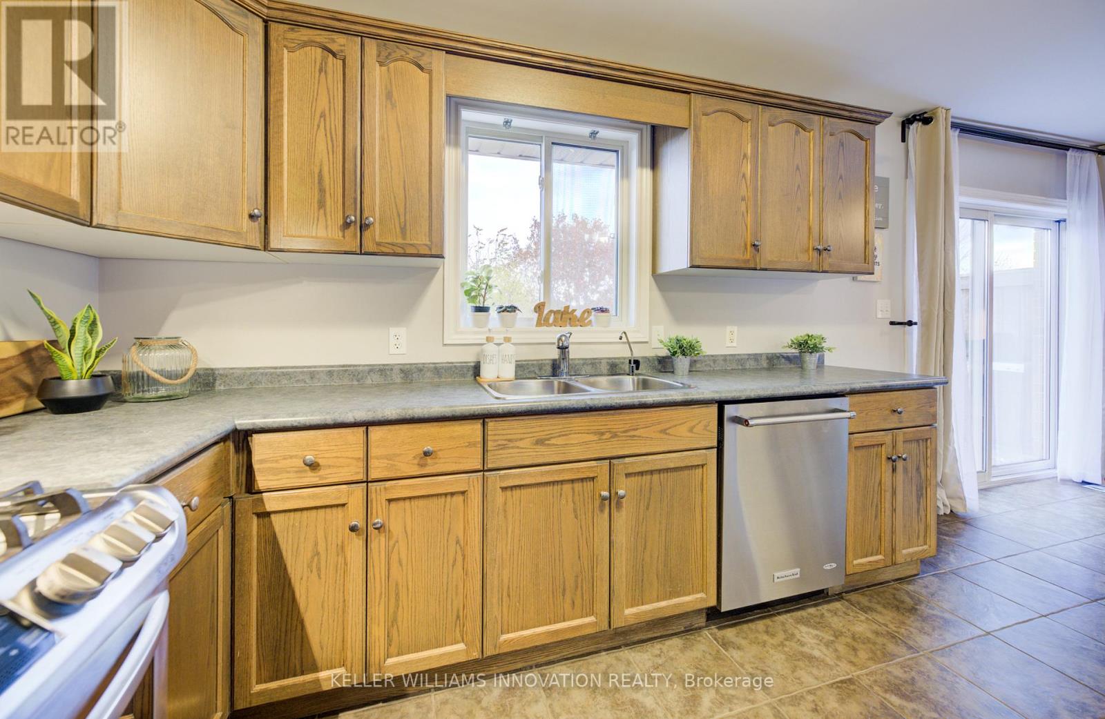 213 Falcon Drive, Woodstock, Ontario  N4T 1W5 - Photo 8 - X12534854