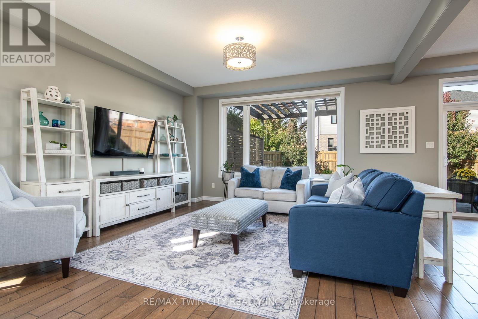 597 Sundew Drive, Waterloo, Ontario  N2V 0B9 - Photo 2 - X12534906