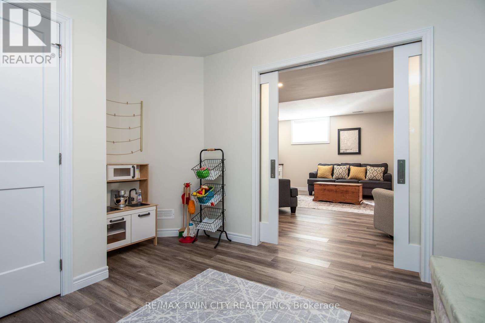 597 Sundew Drive, Waterloo, Ontario  N2V 0B9 - Photo 34 - X12534906