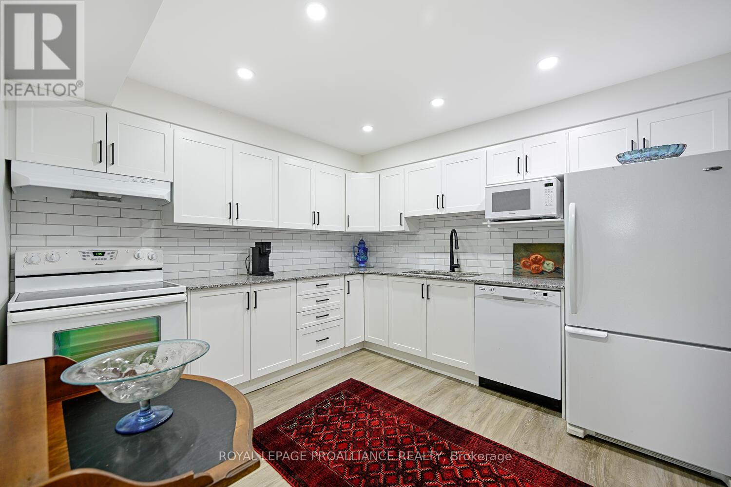 101 - 55 Water Street E, Brockville, Ontario  K6V 1A3 - Photo 15 - X12534946