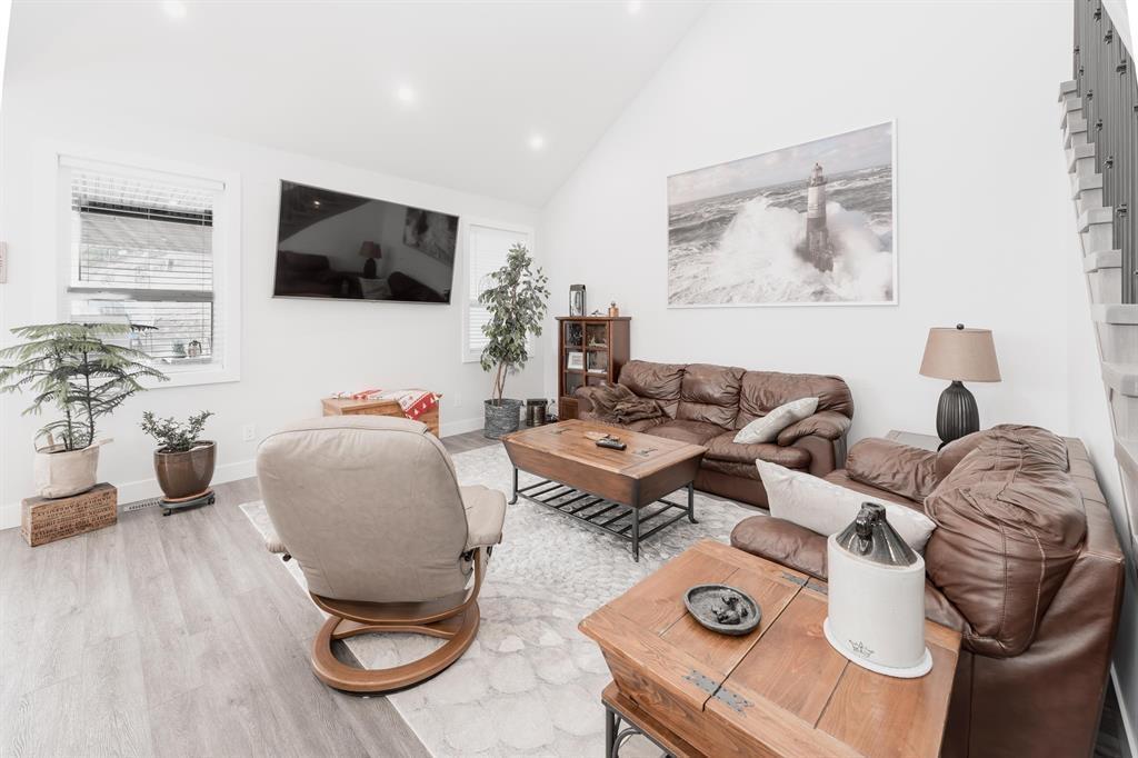 9573 Stave Lake Street, Mission, British Columbia  V2V 0B4 - Photo 5 - R3066074