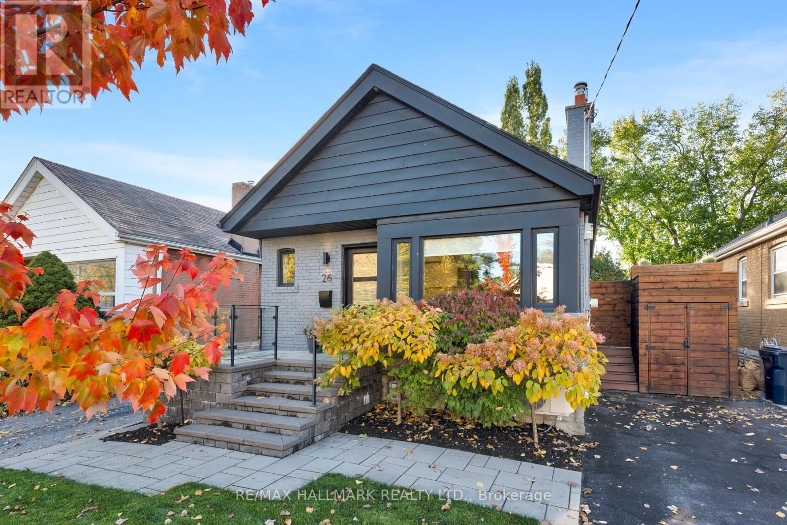 26 Hutton Avenue, Toronto, Ontario  M4C 3L3 - Photo 3 - E12532858