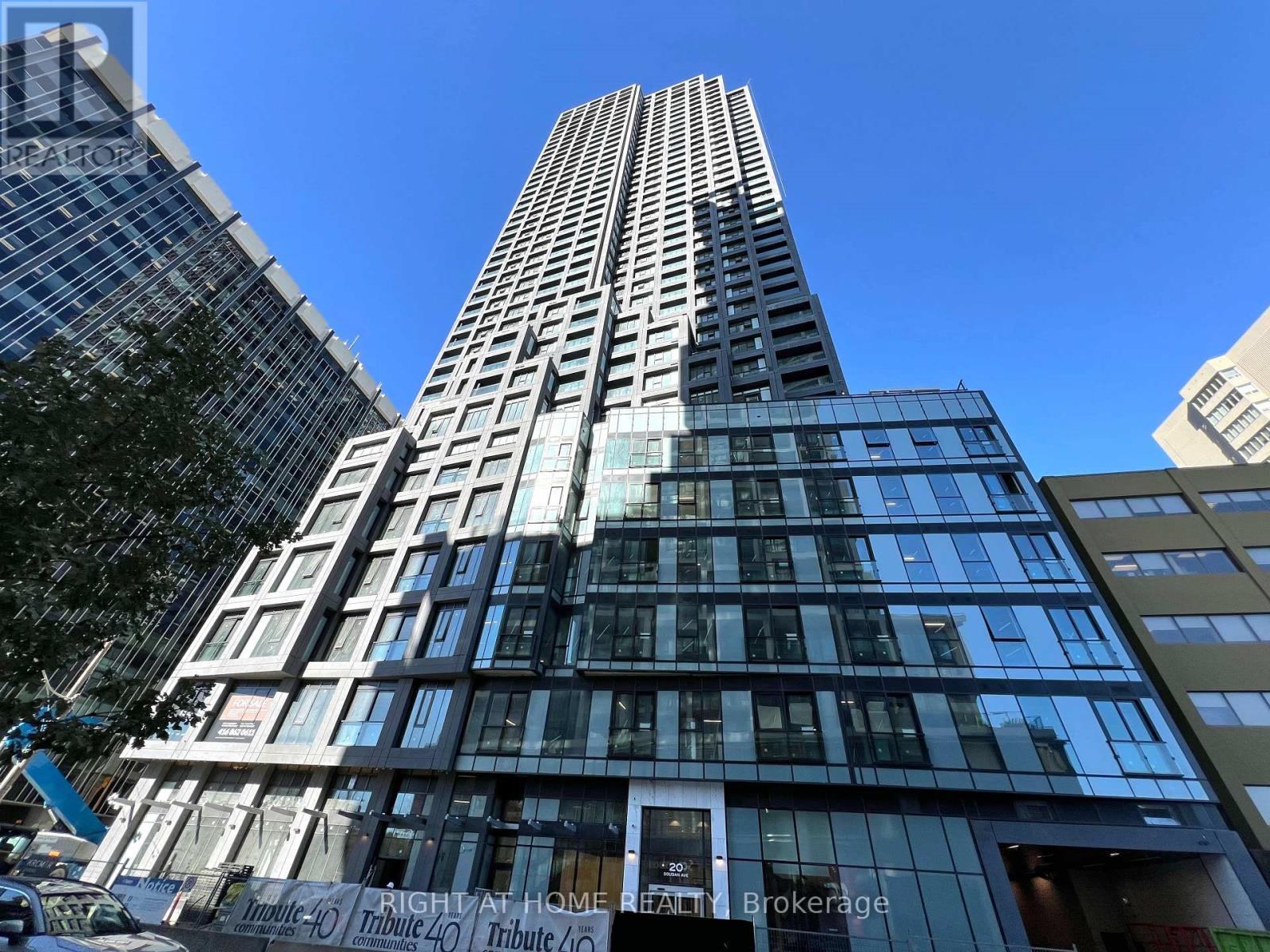 2005 - 20 SOUDAN AVENUE, Toronto, Ontario