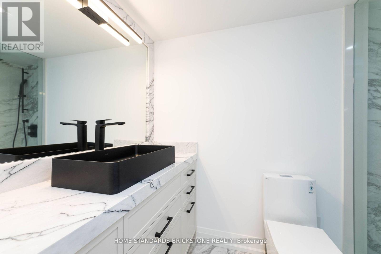 805 - 61 St Clair Avenue W, Toronto, Ontario  M4V 2Y8 - Photo 30 - C12534972