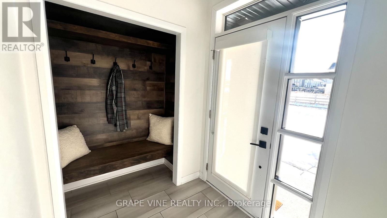 2057 Caltra Crescent, Ottawa, Ontario  K2J 6V4 - Photo 3 - X12450433