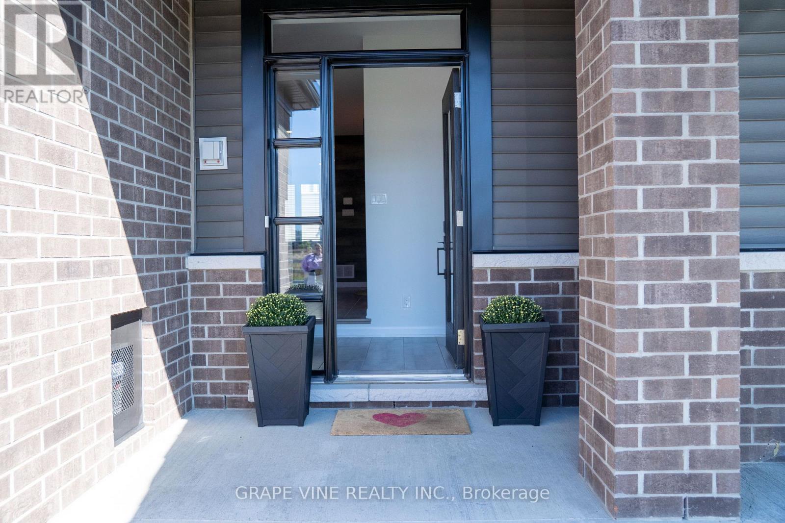 2057 Caltra Crescent, Ottawa, Ontario  K2J 6V4 - Photo 2 - X12450433