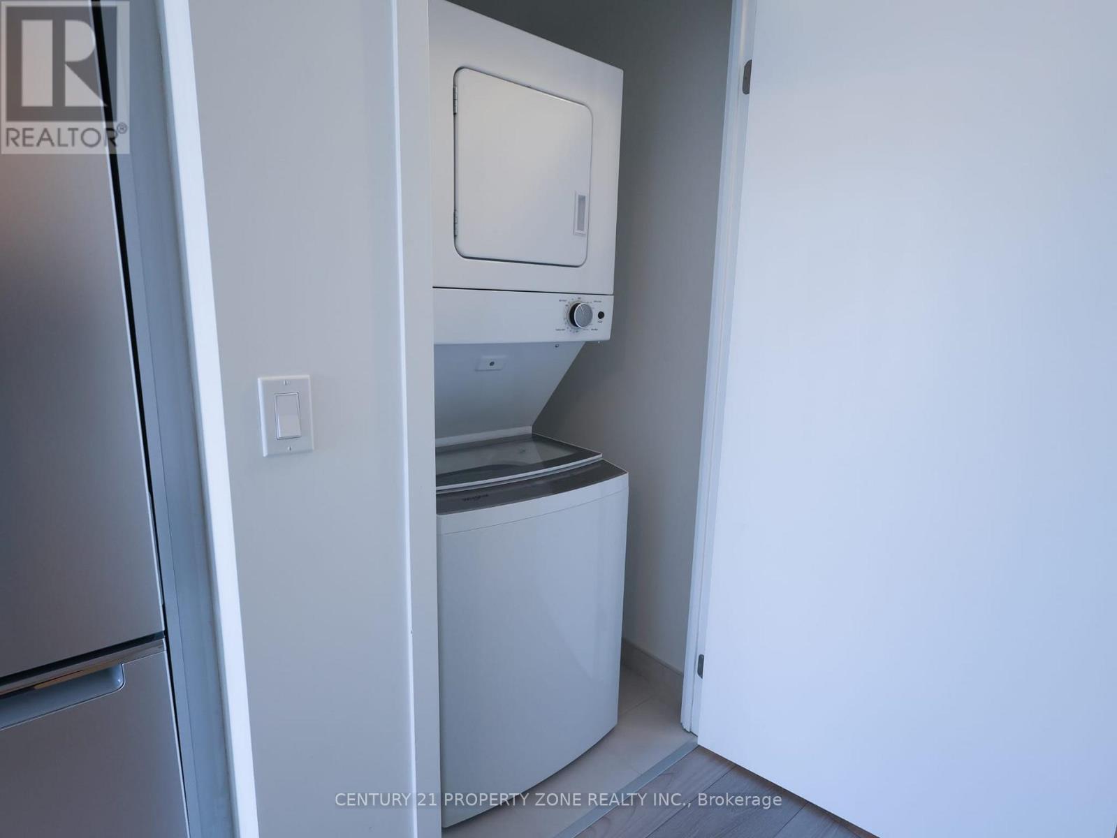 2130 - 498 Caldari Road, Vaughan, Ontario  L4K 0R6 - Photo 15 - N12533868