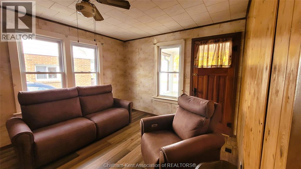 533 Creek Street, Wallaceburg, Ontario N8A 4C7 - Photo 2 - 25026206