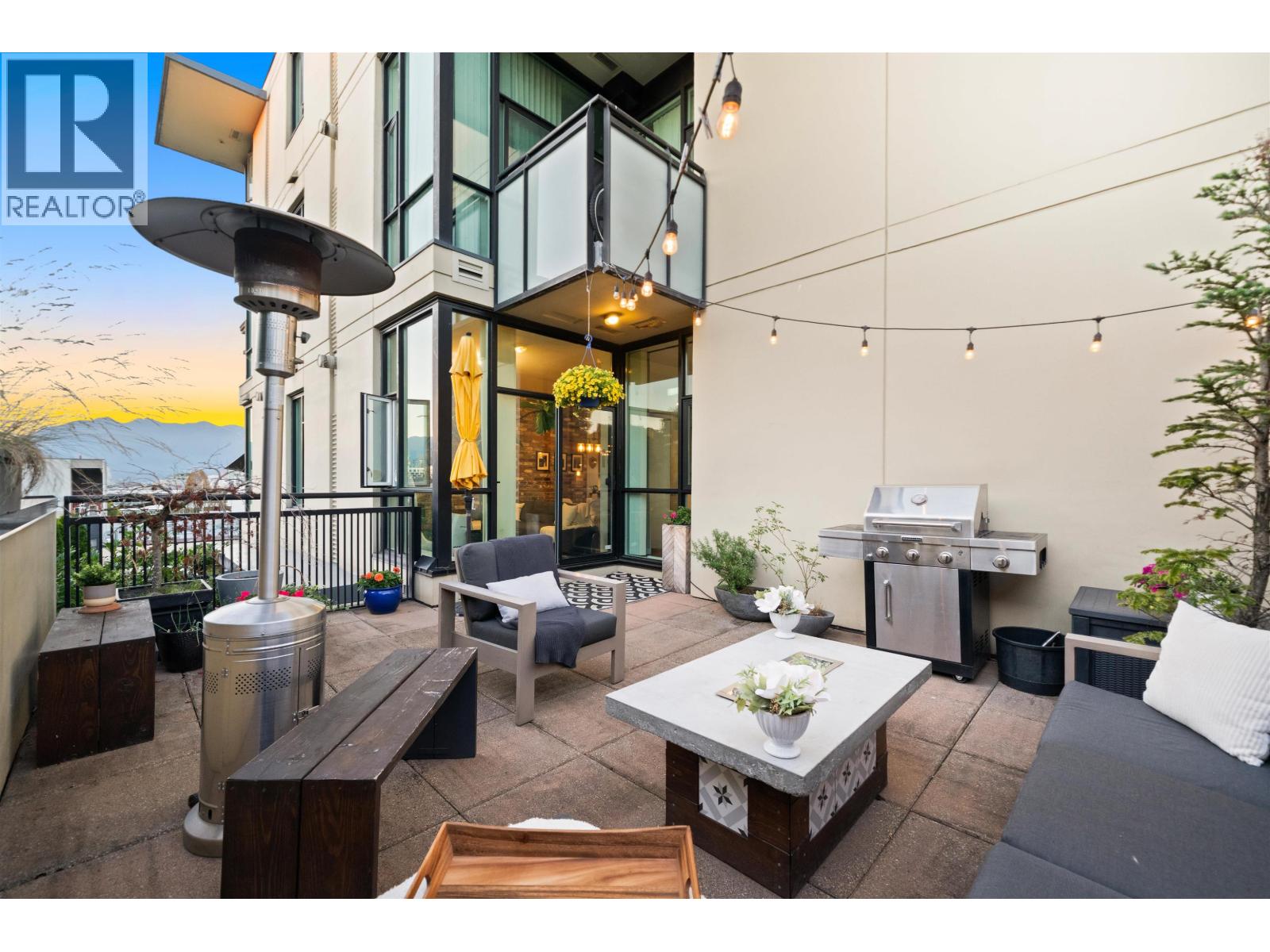 207 2515 ONTARIO STREET, Vancouver, British Columbia