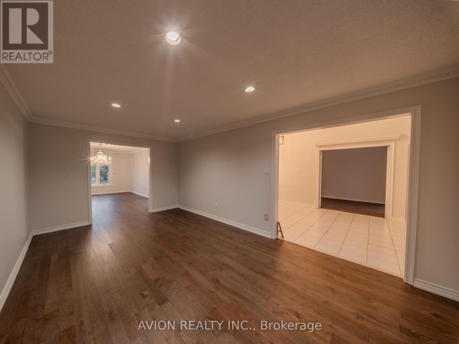 103 Spadina Road, Richmond Hill, Ontario  L4B 2Y9 - Photo 12 - N12534938