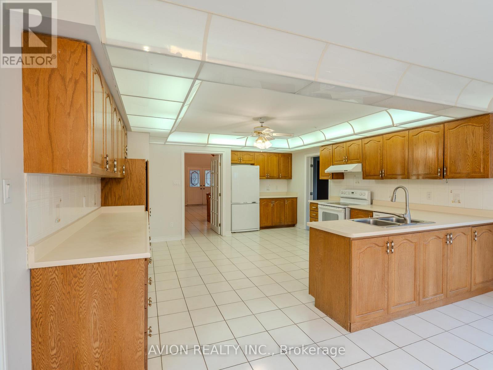 103 Spadina Road, Richmond Hill, Ontario  L4B 2Y9 - Photo 6 - N12534938