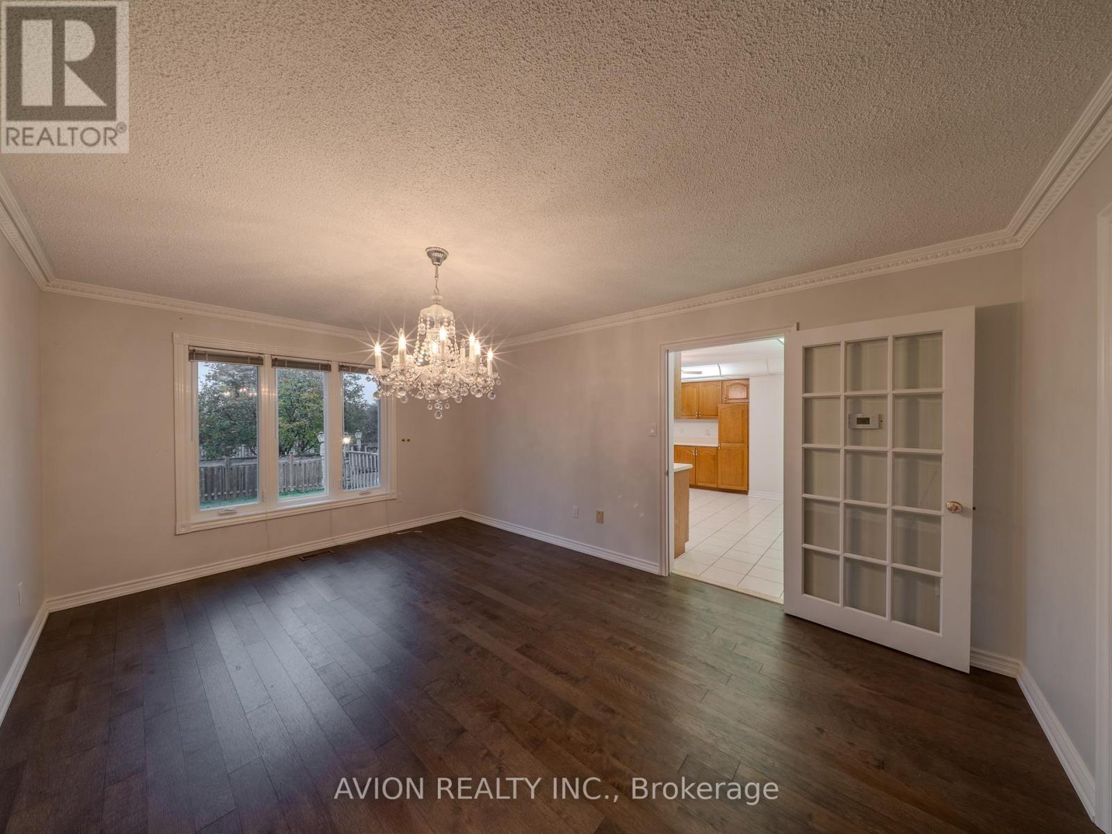 103 Spadina Road, Richmond Hill, Ontario  L4B 2Y9 - Photo 9 - N12534938