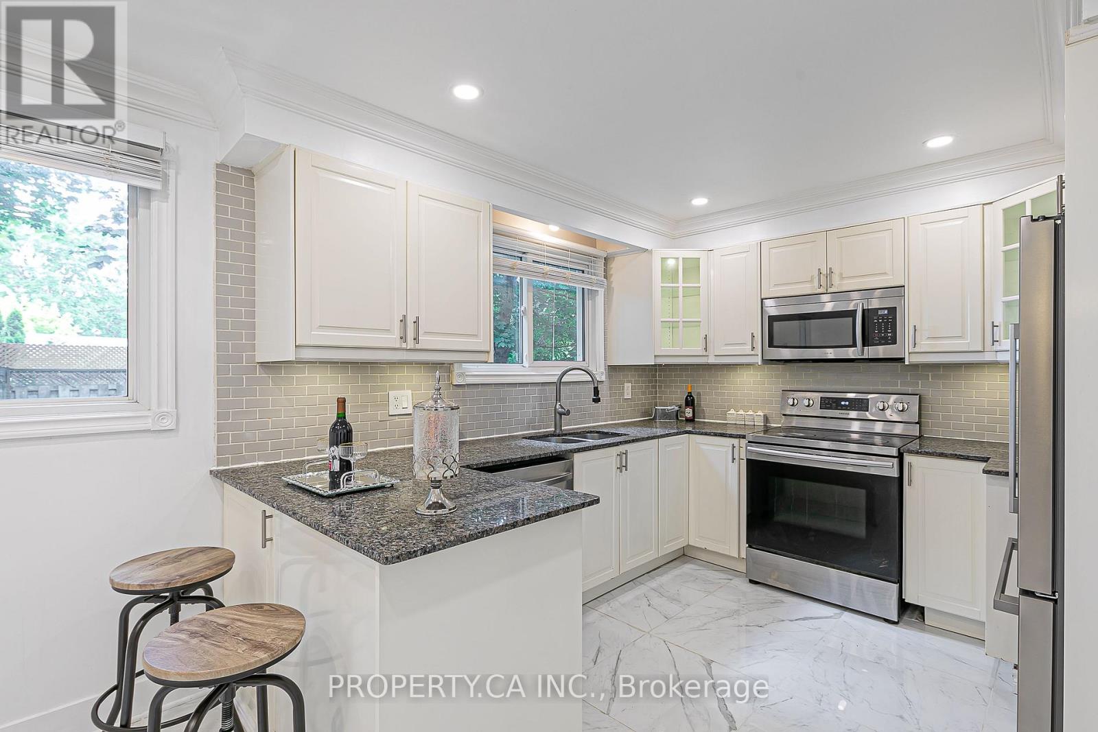 310 Primrose Lane, Newmarket, Ontario  L3Y 5Y9 - Photo 10 - N12534984