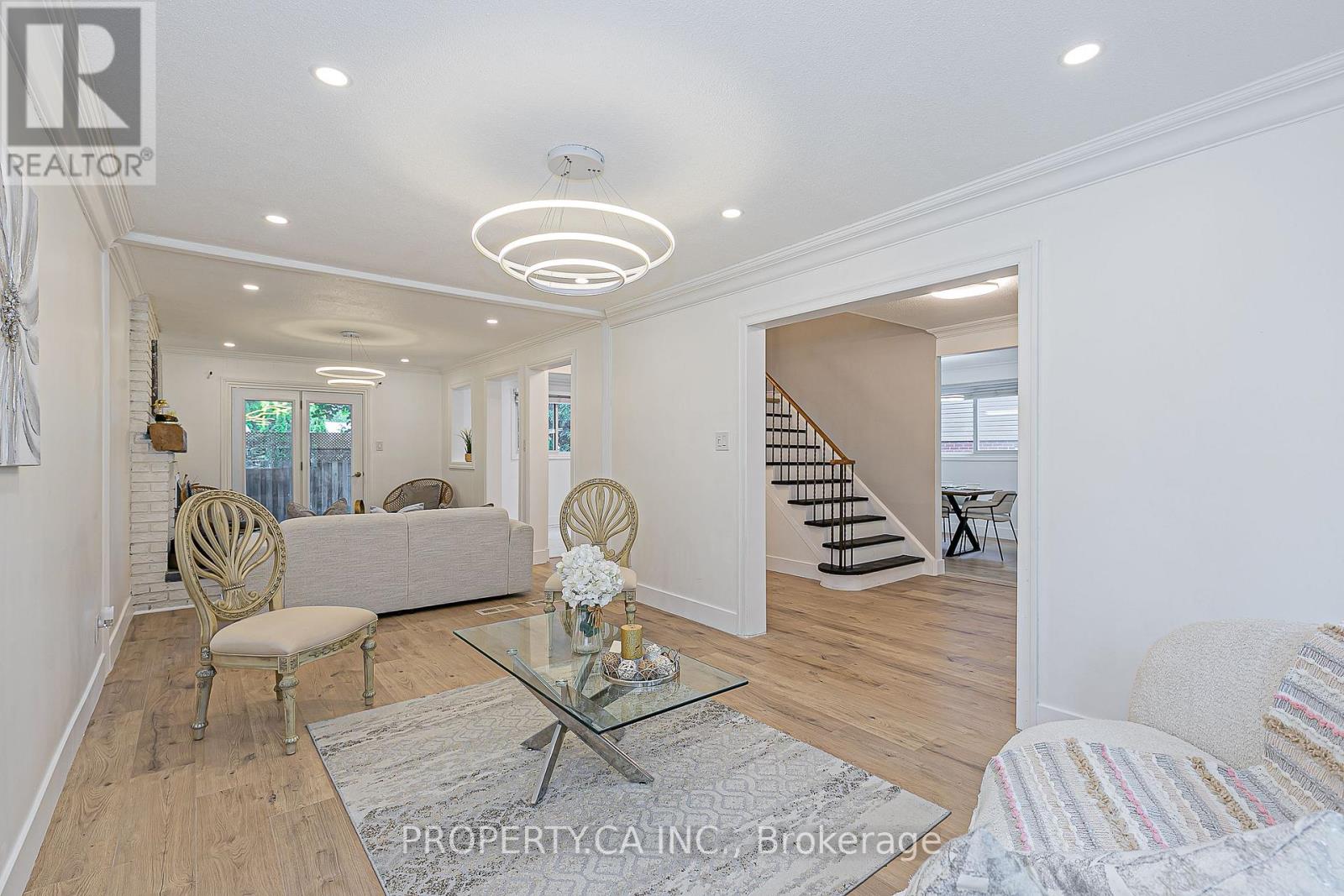 310 Primrose Lane, Newmarket, Ontario  L3Y 5Y9 - Photo 5 - N12534984