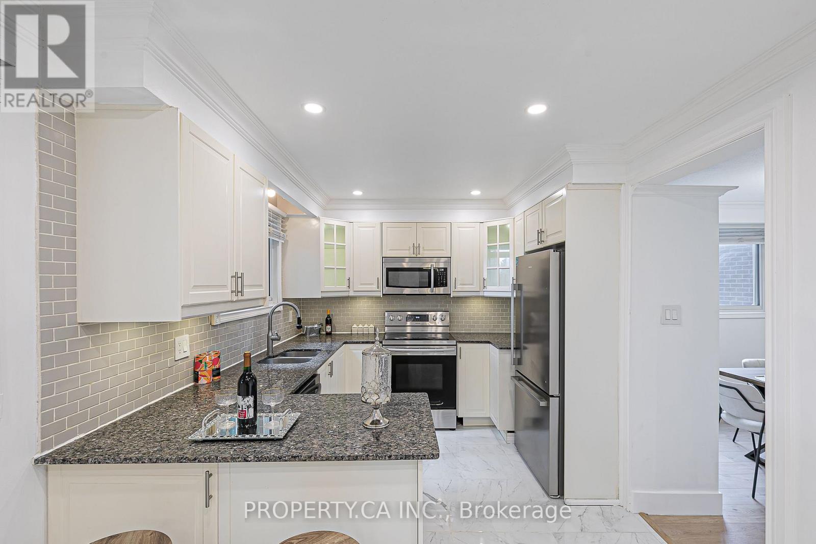 310 Primrose Lane, Newmarket, Ontario  L3Y 5Y9 - Photo 9 - N12534984