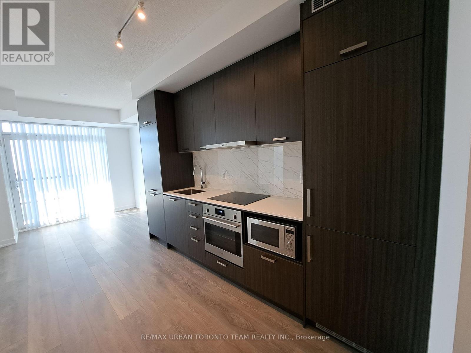 1807 - 38 Honeycrisp Crescent, Vaughan, Ontario  L4K 5Z8 - Photo 3 - N12534988