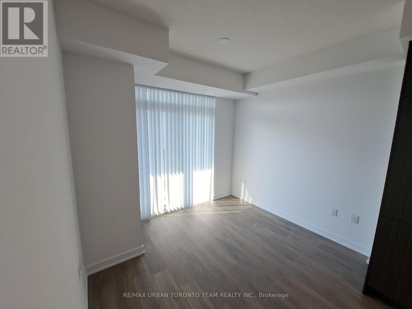 1807 - 38 Honeycrisp Crescent, Vaughan, Ontario  L4K 5Z8 - Photo 6 - N12534988