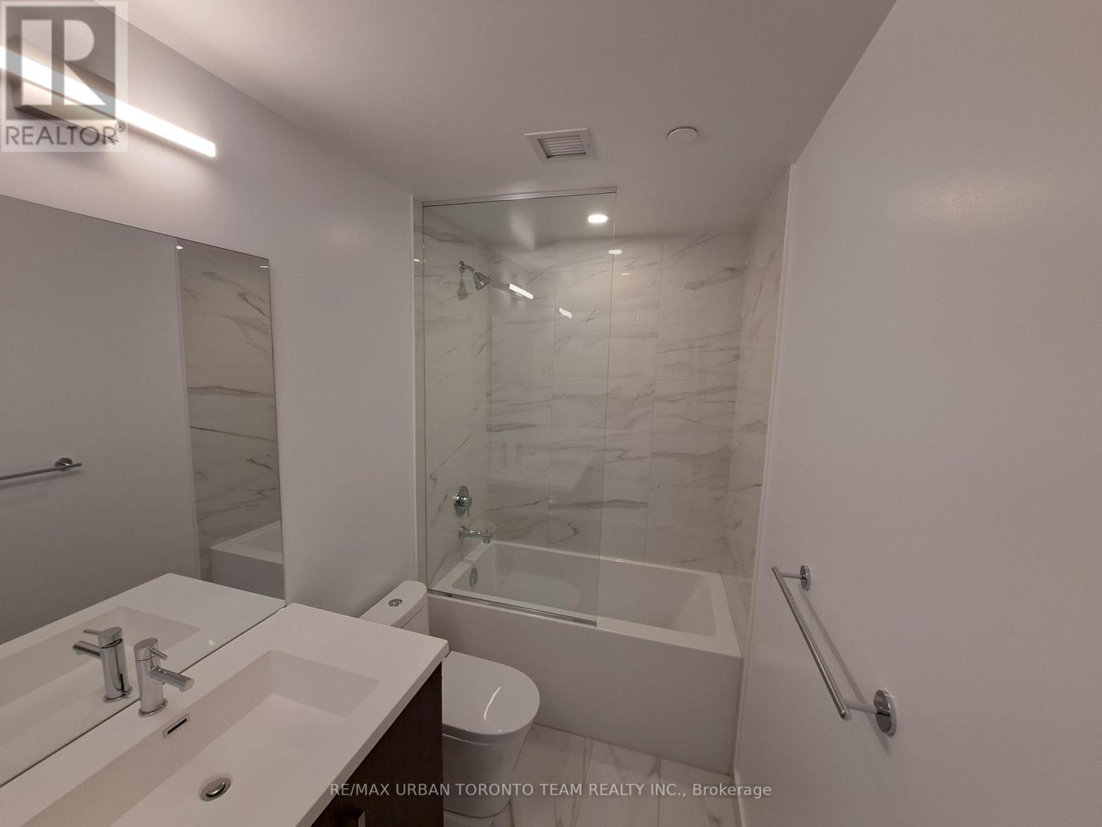 1807 - 38 Honeycrisp Crescent, Vaughan, Ontario  L4K 5Z8 - Photo 7 - N12534988