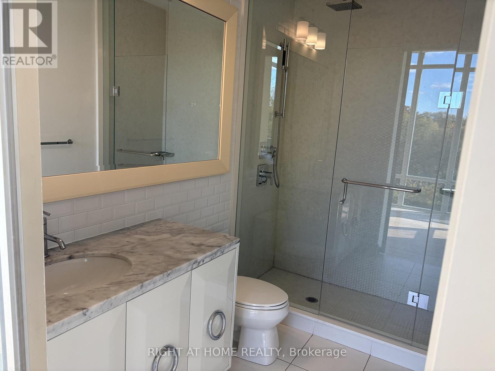 205 - 88 Park Lawn Road, Toronto, Ontario  M8Y 0B5 - Photo 10 - W12534932