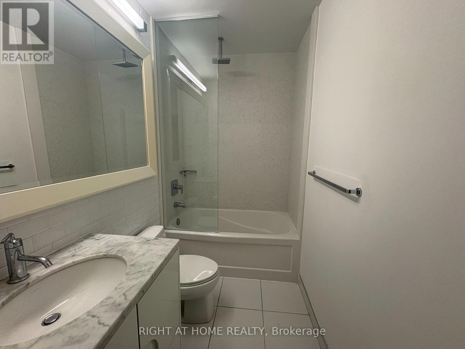 205 - 88 Park Lawn Road, Toronto, Ontario  M8Y 0B5 - Photo 13 - W12534932