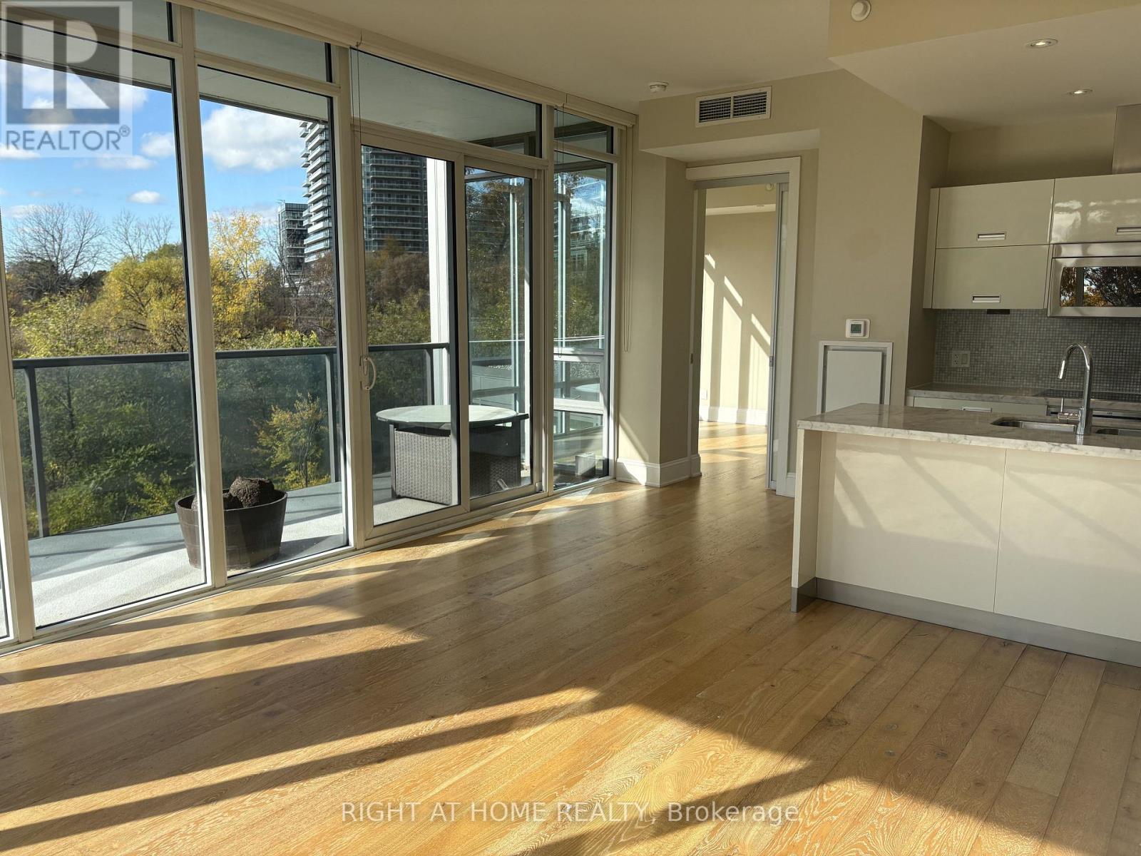 205 - 88 Park Lawn Road, Toronto, Ontario  M8Y 0B5 - Photo 6 - W12534932