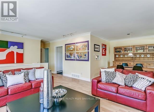 186 Tweedsdale Crescent, Oakville, Ontario  L6L 4P7 - Photo 16 - W12534944