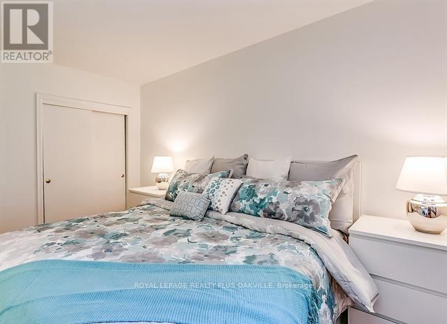 186 Tweedsdale Crescent, Oakville, Ontario  L6L 4P7 - Photo 21 - W12534944