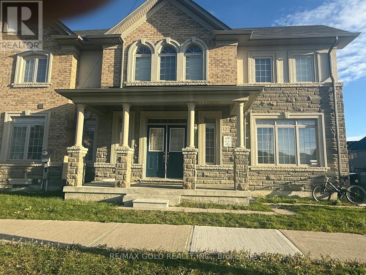 327 Remembrance Road, Brampton, Ontario  L7A 4X7 - Photo 2 - W12534954