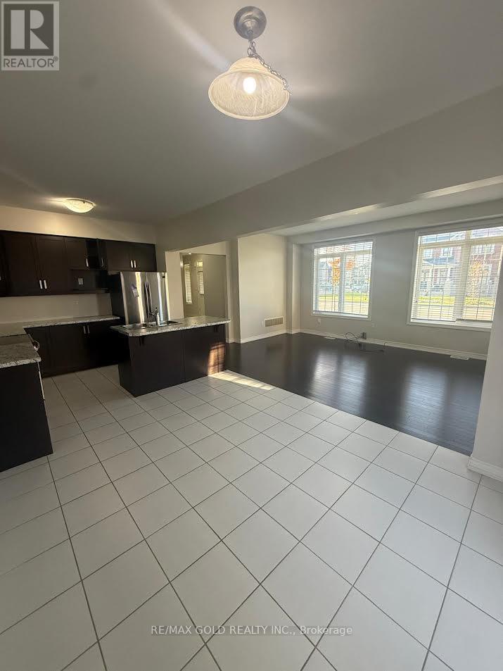 327 Remembrance Road, Brampton, Ontario  L7A 4X7 - Photo 3 - W12534954