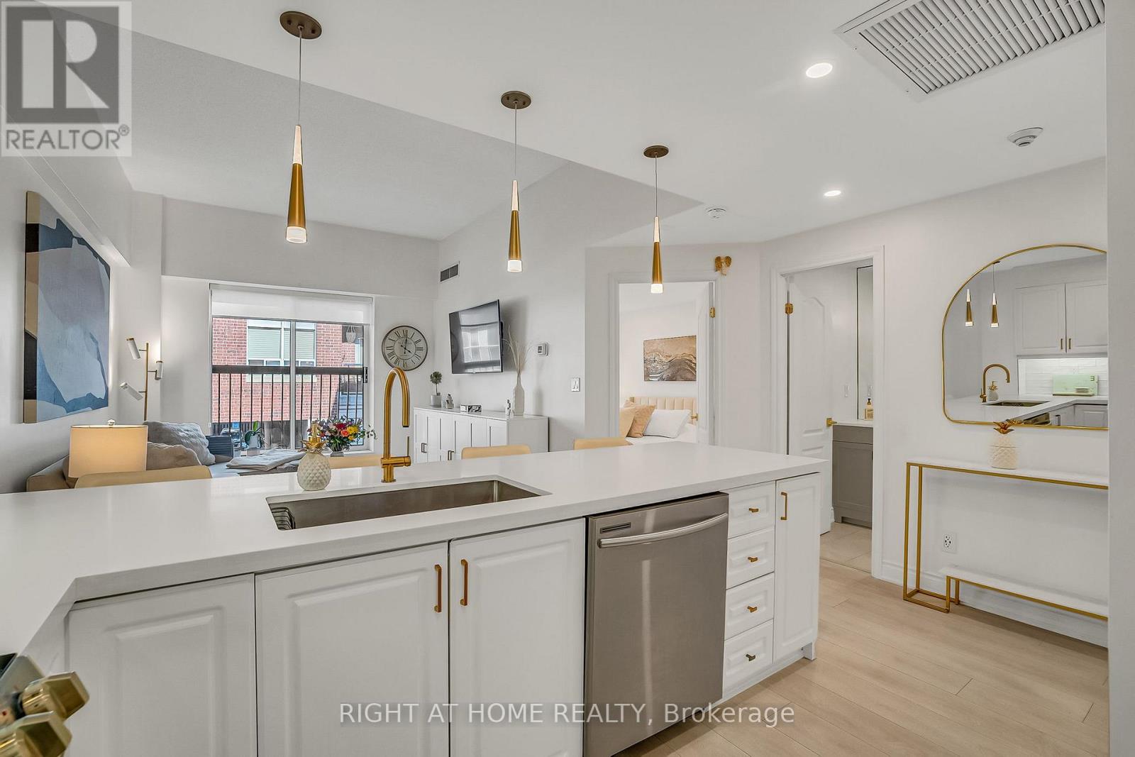 205 - 4198 Dundas Street W, Toronto, Ontario  M8X 1Y6 - Photo 4 - W12534962